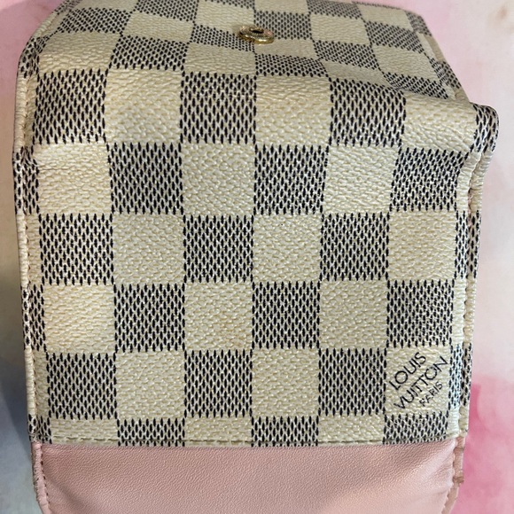 Pink Wallet - Picture 3 of 3